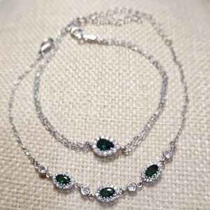Elegant Silver and Emerald Gemstone Bracelet Set (2)
